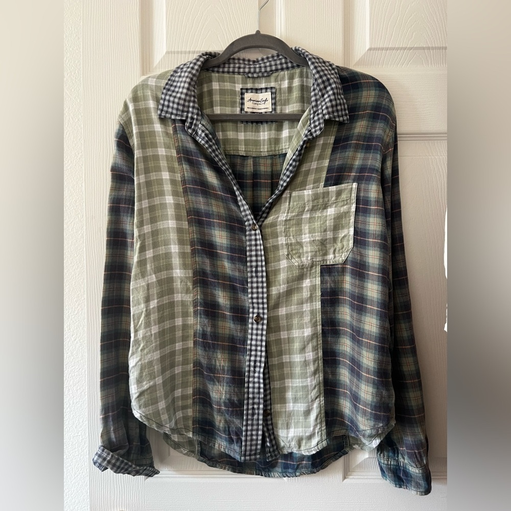 American Eagle Outfitters Green and Blue Casual Button Down Shirt